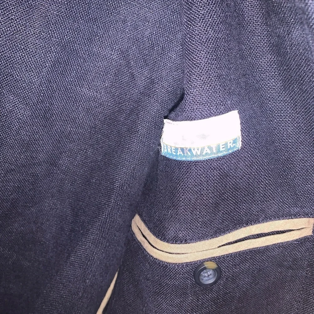 Breakwater linen sports